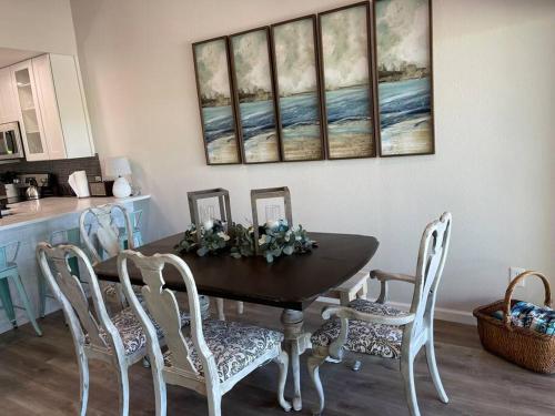Lake Travis Oasis next to Pool, Marina, Boat ramp in Point Venture (TX)