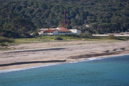 La belle vie F4 bord de plage avec jardin
