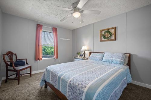 Eatonton Home with Dock and Lake Sinclair Views! - image 11