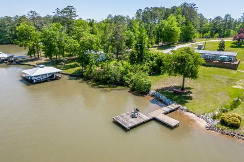 Eatonton Home with Dock and Lake Sinclair Views! - image 12