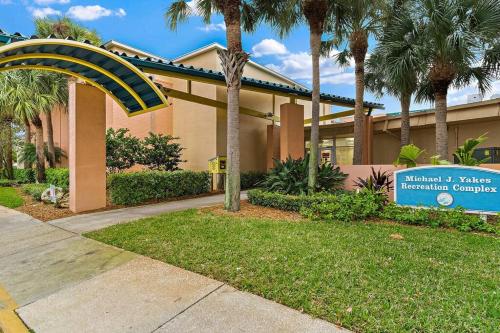 Quaint Gulfport Beach Bungalow in جالفبورت - فلوريدا