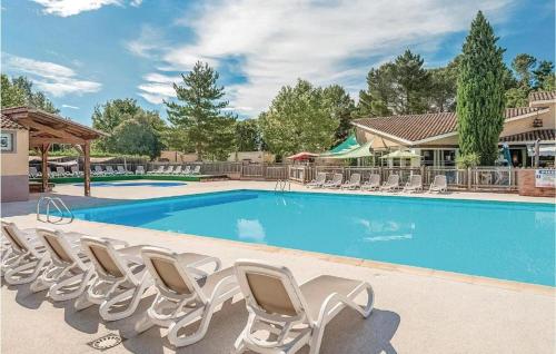 39 - Mazet Provençal dans Village Vacances - Pouzilhac
