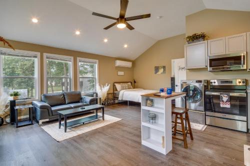 . Peaceful Waterfront Studio 16 Mi to Greenville!