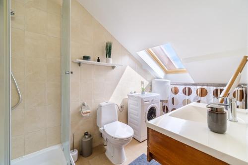 Luka's SEA View Terrace & Steps from the Beach apartment