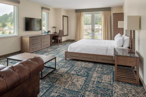 Guestroom, Four Points by Sheraton Santa Cruz Scotts Valley in Scotts Valley (CA)