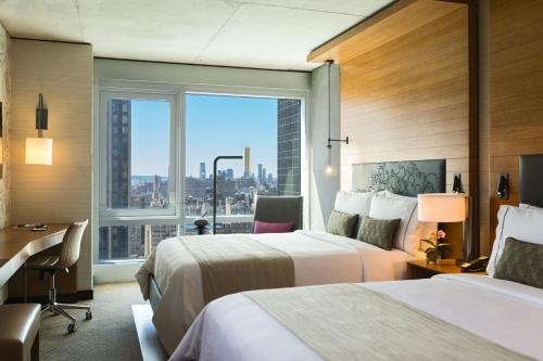 Queen Room with Skyline View