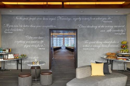 Renaissance New York Midtown Hotel - image 32