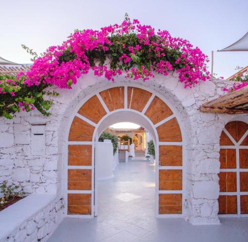  Apsenti couples only in Agios Ioannis Mykonos