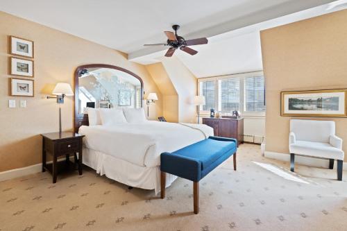 1 king bed, 1 sofa bed