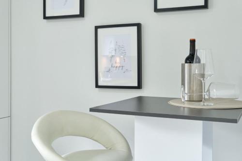 Apartment with Terrace image 8