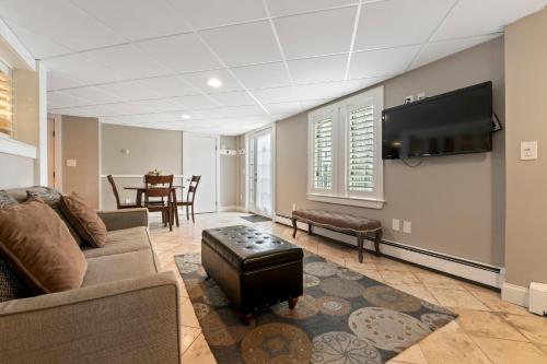 Sea Rose Suites - image 7
