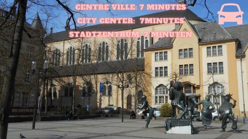 Luxembourg City - 70m2 - Easy parking - Bus - 2 TVs - between City and Forest