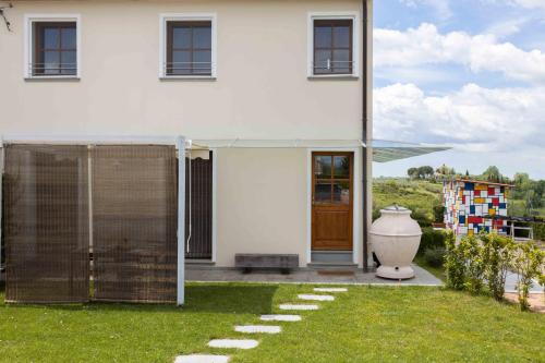 Зовнішній вигляд готелю, Green Bike Vintage Tuscany - Countryside holiday apartment with pool in Капанолі