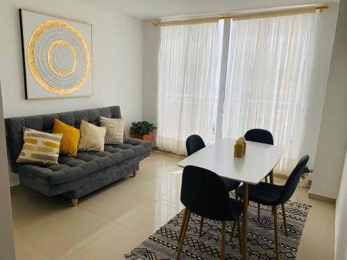 Cómodo apartamento con parqueadero privado