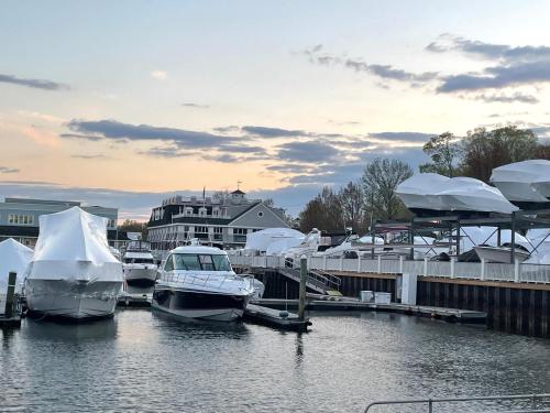 One bedroom with modern kitchen, balcony with water view One bedroom with modern kitchen, balcony with water view