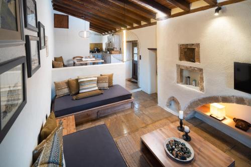 Menexes Suites Monemvasia in Monemvasia