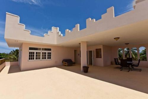 Perfect for destination weddings & family vacations! in Arecibo