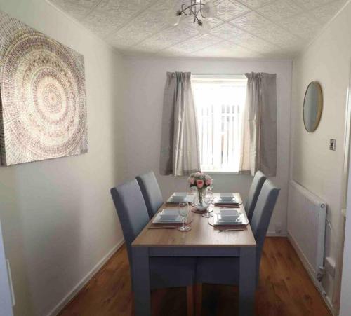 Spacious three bedroom house with off road parking, Birmingham (fotografie 9)