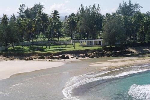 The Views Will Take Your Breath Away - Romantic Villa on the Beach in Arecibo