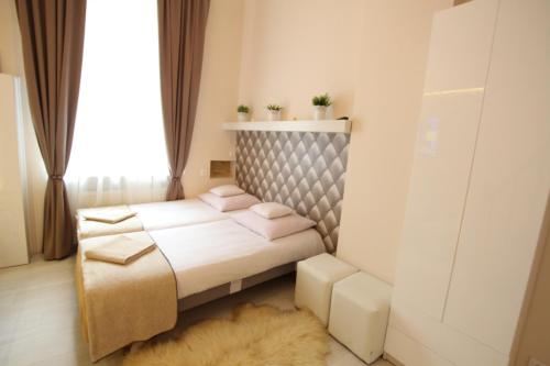 2 bedrooms, 4 beds