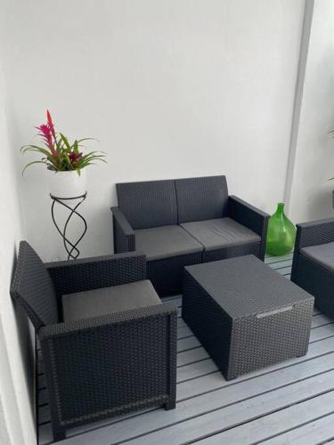 loue appartement 40 m2 Avec son patio jacuzzi near Basalte