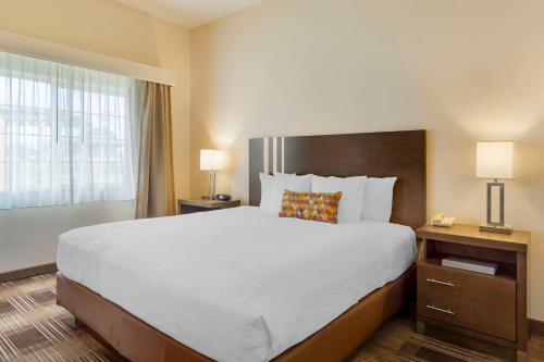 Best Western Plus The Inn at Horse Heaven - image 2