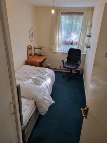6 Greville Court 3