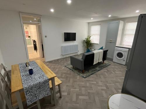 Warwick Town Centre Property 3