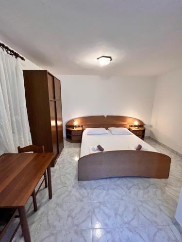 Apartments with a parking space Metajna Pag - 208 - image 13