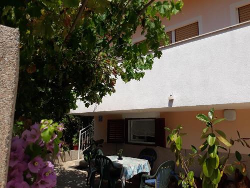 Apartments with a parking space Vinisce Trogir - 11075 - image 10