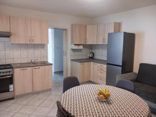 Apartments by the sea Kuciste Peljesac - 12832 - image 2