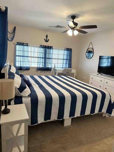 Baileys Bluff Waterfront Escape near Island, Gulf Beaches in Holiday, USA