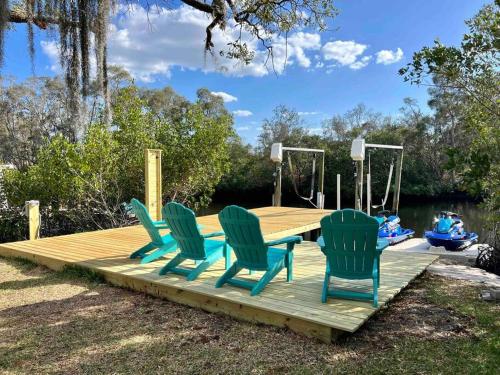 Baileys Bluff Waterfront Escape near Island, Gulf Beaches in Holiday, USA