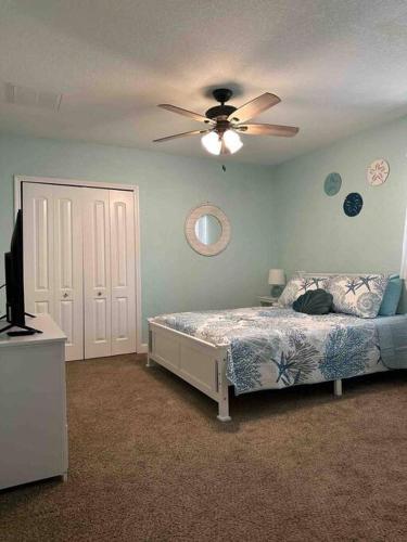 Baileys Bluff Waterfront Escape near Island, Gulf Beaches in Holiday, USA