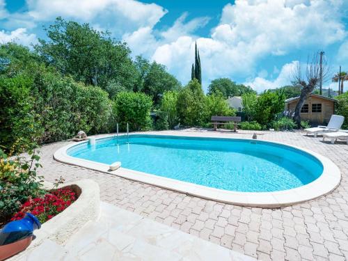 Welcoming holiday home in Taradeau with private pool