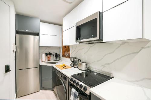 48-3RW Brand New 1BR Prime Hells Kitchen - W D, New York (fotografie 5)