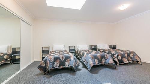 Two-Bedroom Apartment image 5