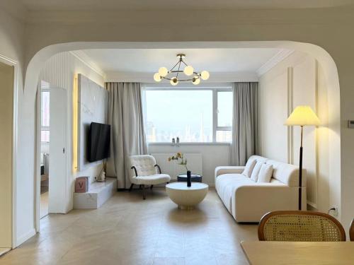 Warm Four Bedroom Apartment with Huangpu River View, Šanghaj (fotografie 9)