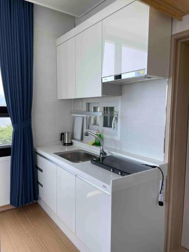 Lakestone&Hotel Sokcho in Yeongrang