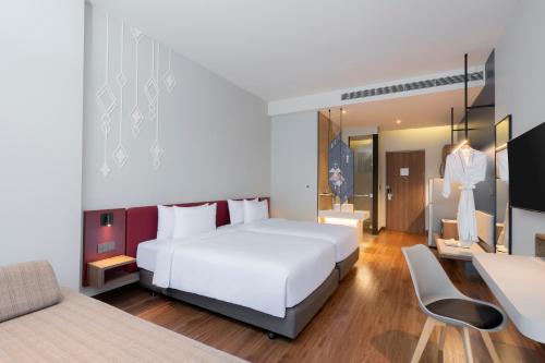 room detail thumbnail 1