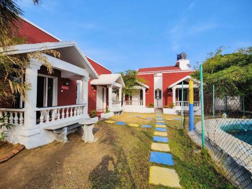 PRITEE VILLAS/RESORTS