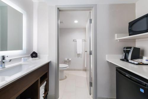 Holiday Inn Express Naperville