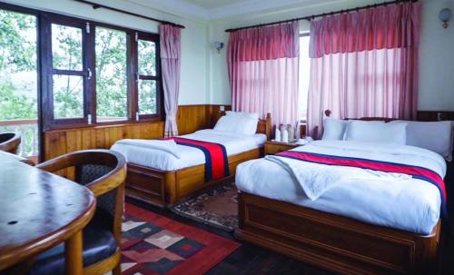 バルワパティデウプル Nagarkot Sunshine Hotel 2つ星 ホテル スイート