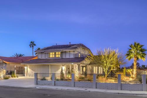 Sunset Swim, Luxury Vegas Villa with Pool, Hot Tub, Las Vegas (foto 5)