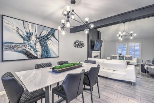 Sunset Swim, Luxury Vegas Villa with Pool, Hot Tub, Las Vegas (foto 9)