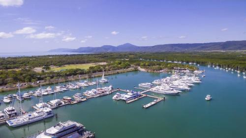 Island Point Villa 5 Port Douglas - Tap to explore photos