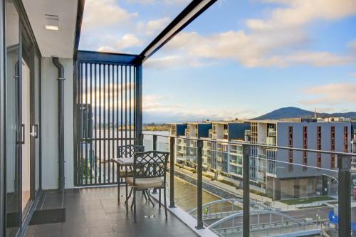 Apartment with Lake View