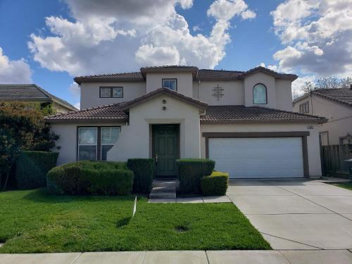 GREAT VACATION HOME IN TRACY photo 1