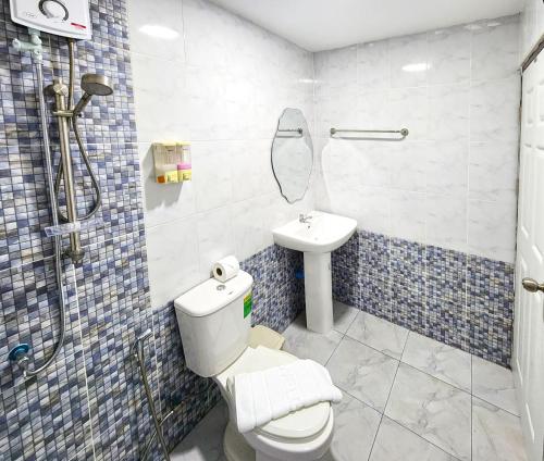 room detail thumbnail 2