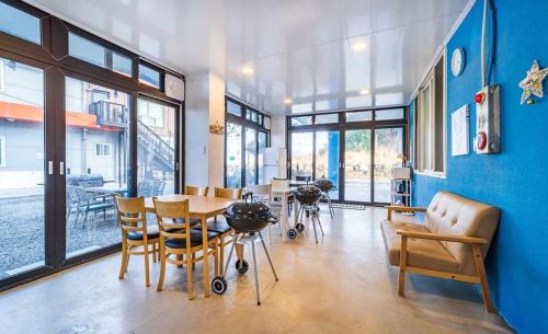 Sky Sea Pension Room Type - Standard Twin Room - No Ocean View (1st floor)
